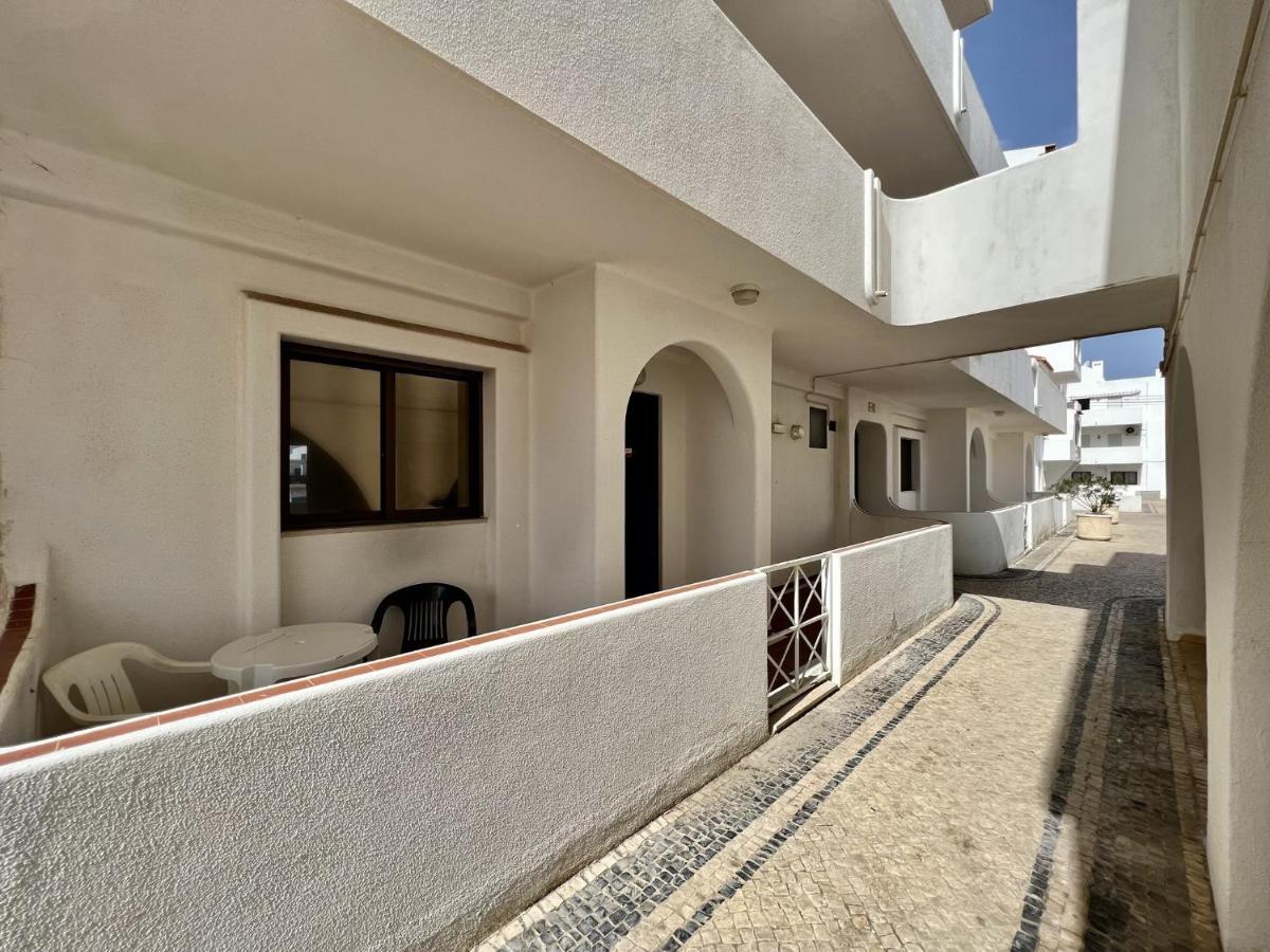 Albufeira Central 3 With Pool By Homing Kültér fotó